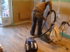 Préparation du parquet avant de pouvoir le huiler