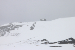 Refuge de Fimmvörðuháls vue depuis le cratère de Eyafjallajokul