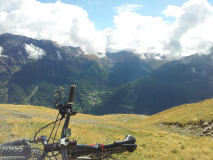 Montée vers le Drouvet sous le Soleil